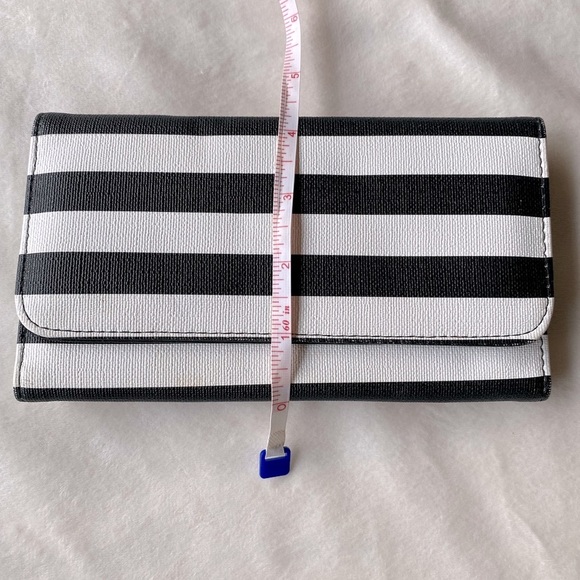 Kut from the Kloth Black and White Striped Wallet - Picture 4 of 10